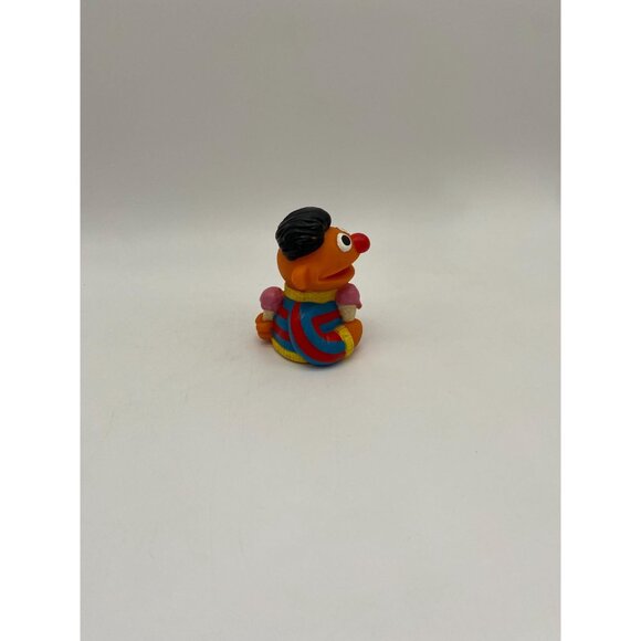 Vintage Tara Toys Sesame Street Ernie with Ice Cream Finger Puppet Toy - Picture 5 of 8
